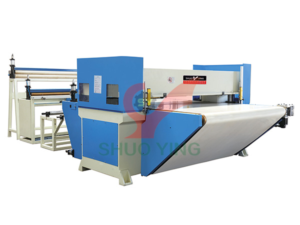 Precision four column hydraulic cutting machine for continuous cutting of conveyor belt